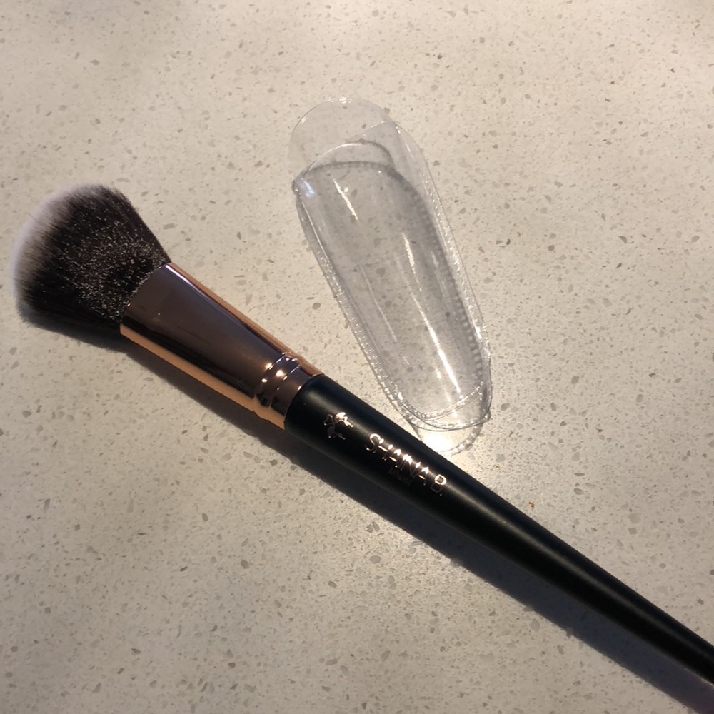 Shaina B Miami make-up Blush Brush, NWOT